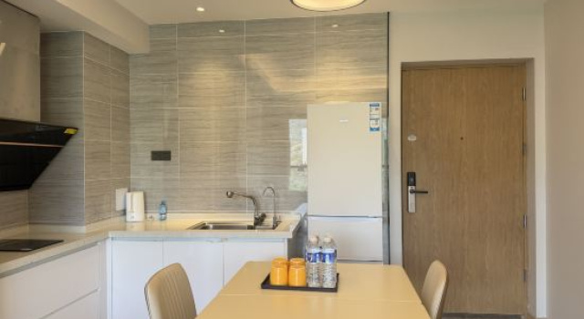 Семейный люкс с 2 комнатами с балконом и с красивым видом из окна Wohetian Vacation Apartment