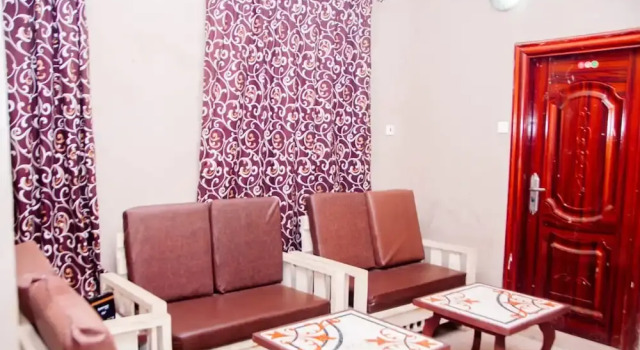 Zenmof Royal Guest House, Book Guesthouse Ikeja 