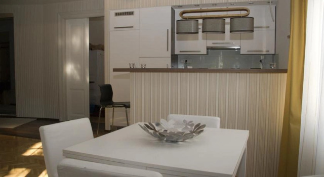 Romantique Apartment, Забронировать Апартаменты/квартира Будапешт Центральная Венгрия, рядом с Музей истории Будапешта