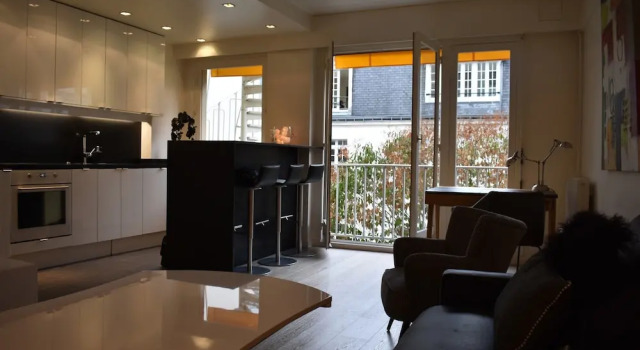Studio Apartment Near Trocadéro & Champs Elysées, Забронировать Апартаменты/квартира Париж Иль-де-Франс, рядом с Трокадеро