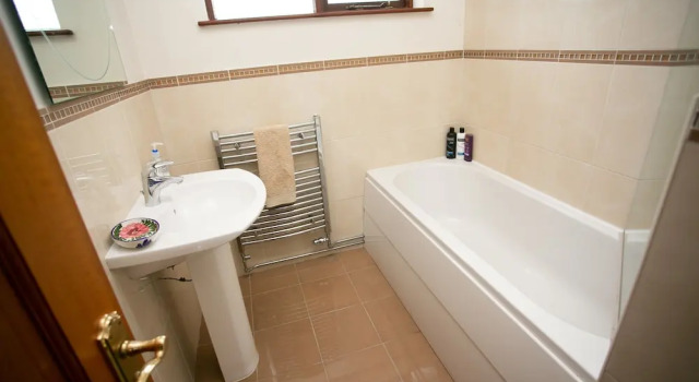 Коттедж Lisburn Serviced Accommodation