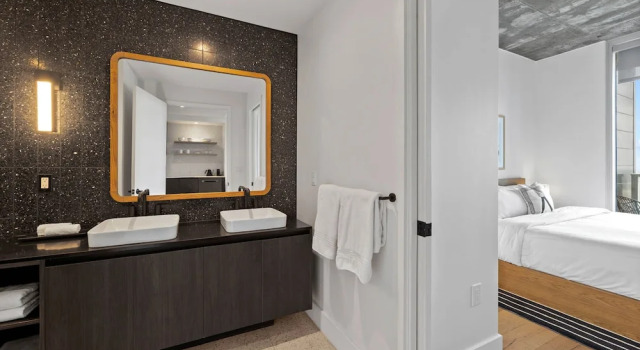 Номер Luxury 20th FL 1BR | Heated Pool | Gym | Bar | Balcony