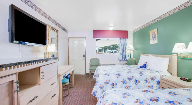 Четырёхместный номер Standard Rodeway Inn Memphis