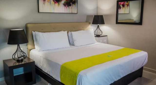 Полулюкс HOTEL CAREYES