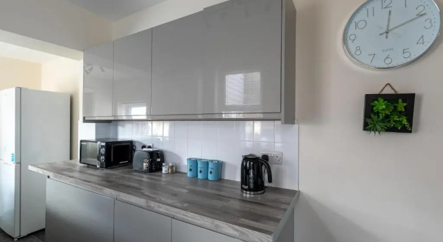Central Location & Spacious Family & Contractors & Free Parking, Забронировать Отель Дерби Дербишир
