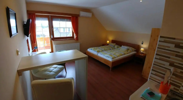 Ciklámen apartman, Buchen Sie Ferienwohnung Part Somogy