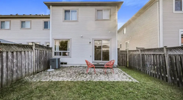 Spacious Whitby Haven 3BR Home Parking, Réserver Maison de vacances Villas à Durham Region, Villa