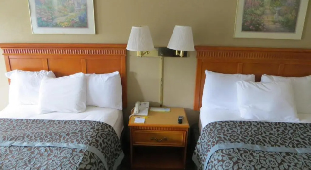 Четырёхместный номер Deluxe Days Inn by Wyndham Elberton