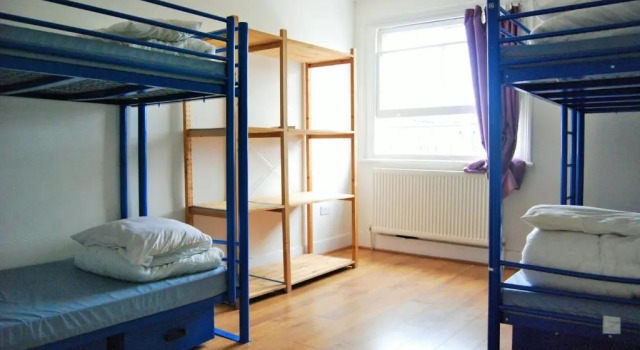 Кровать в общем номере Saint James Backpackers