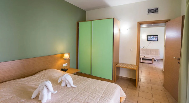 Апартаменты Athina Beach Hotel