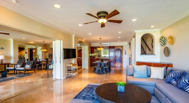 Spacious Open-Concept Condo with Stylish Design, Direct Beach Access & Resort-Style Amenities