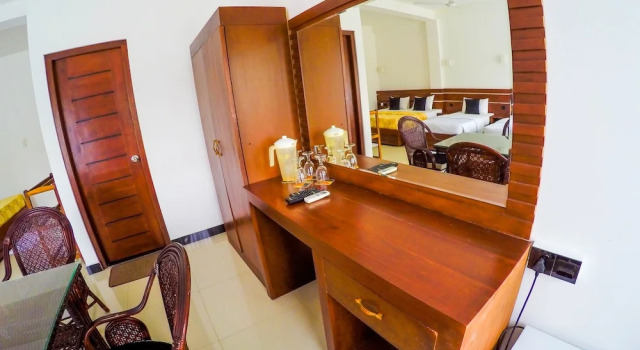 Номер Standard Hotel Sunrich Kandy