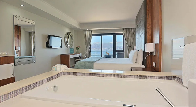 Двухместный номер Standard с балконом и с видом на море Blaauwberg Beach Hotel