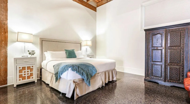 Stunning 5 BR Urban Oasis Downtown NOLA, Забронировать Отель Новый Орлеан Луизиана, рядом с Казино Harrah's New Orleans