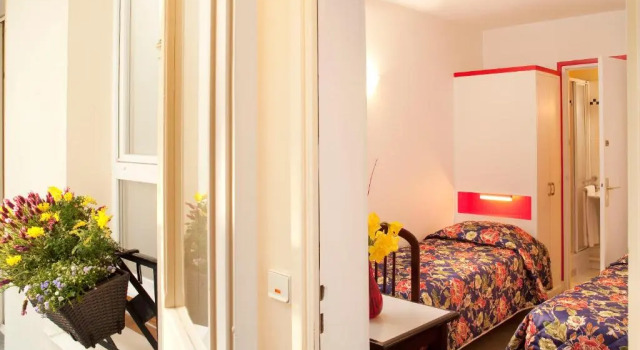 Семейный номер Standard с балконом Pacific Hotel Fondary