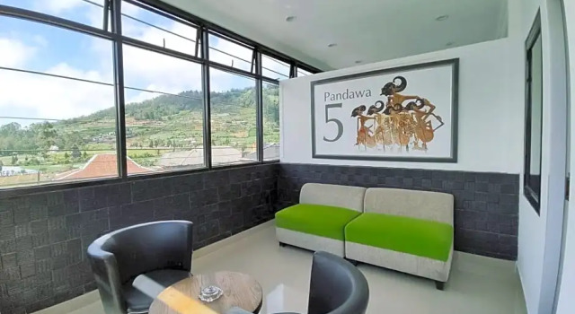 Suite Charaka Residence