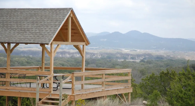 Коттедж Utopia Family Home w/ Mountain Viewing Deck!