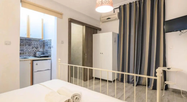 Denise Studios & Apartments