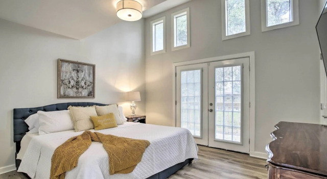 Коттедж Pet-friendly Cottage, 3 Blocks to Main St!
