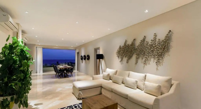 Номер Standard Пентхаус с 3 комнатами с видом на море The Double View Mansions Bali