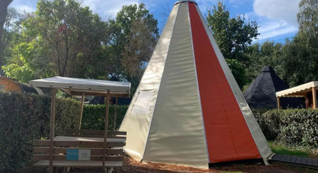 Тент Camping de lEtang du Pays Blanc