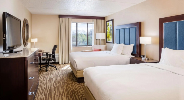 Четырёхместный номер Standard Doubletree by Hilton, Leominster