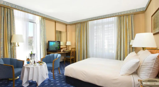 Трёхместный номер Superior Hotel Mirabeau, BW Signature Collection, Lausanne