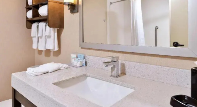 Гостевой номер Hampton Inn Northwood