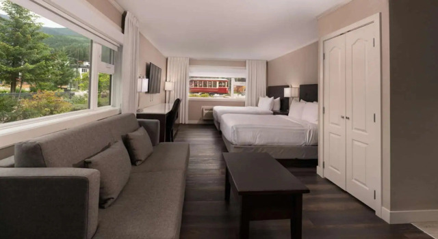 Четырёхместный семейный номер Standard с видом на озеро Prestige Lakeside Resort, WorldHotels Elite