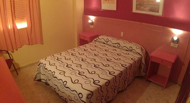 Двухместный номер Standard с балконом Hostal Carlos III