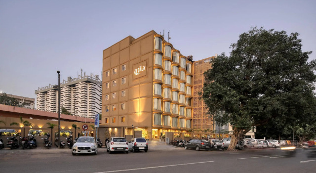 Artilla Inn, Rezervovat Hotel Hotely v Gujarat s parkováním, Parkování