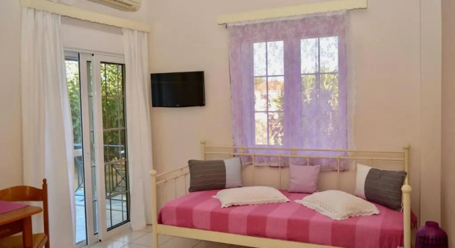 Апартаменты Troumpas Family Rooms & Apartments