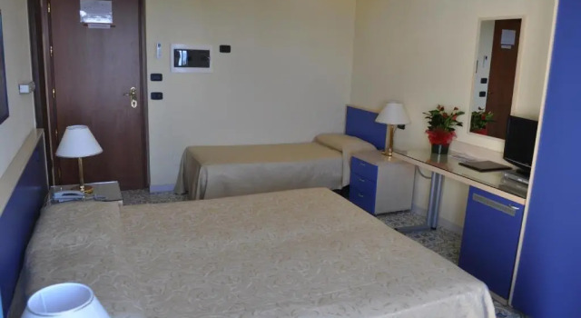 Трёхместный номер Standard Hotel La Playa