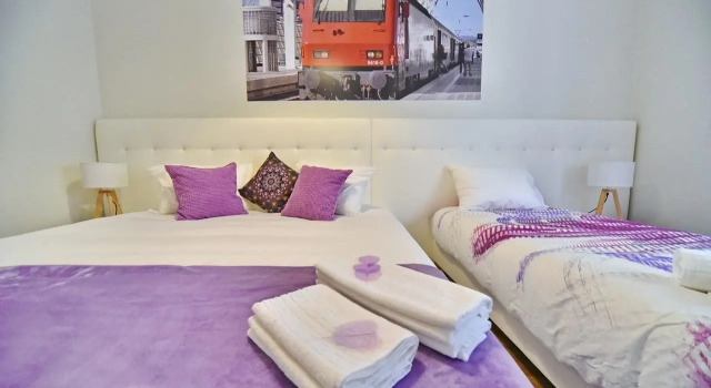 Train Lisbon Hostel, Забронировать Хостел Хостелы Лиссабона, рядом с Железнодорожный вокзал Санта-Аполония, Хостел