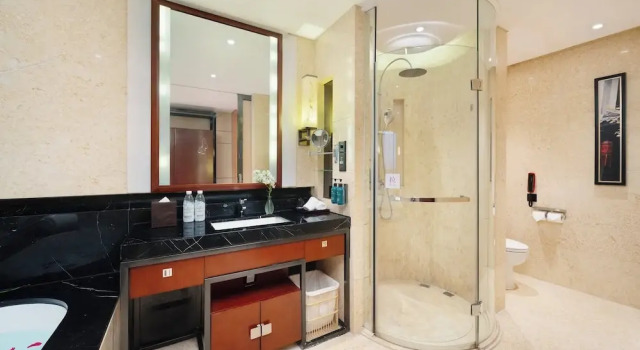 Четырёхместный номер Standard Crowne Plaza Chengdu West by IHG