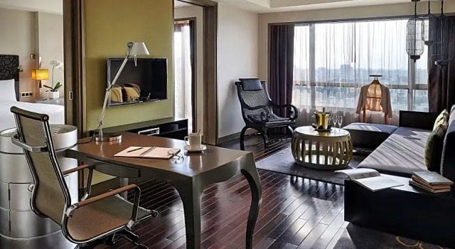 Двухместный люкс Prestige Отель Sofitel Saigon Plaza
