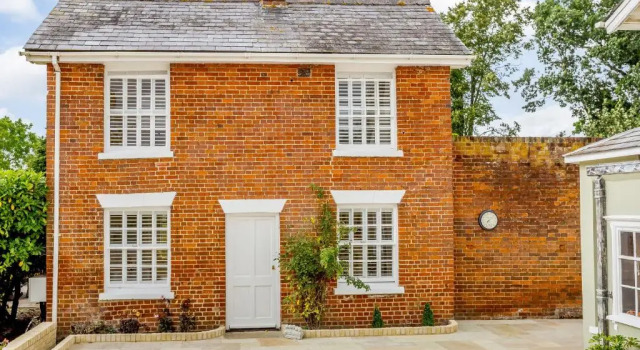 Toppesfield Hall Luxury Cottage With Hot Tub, Book Feriehus Villaer i Halstead, Villa