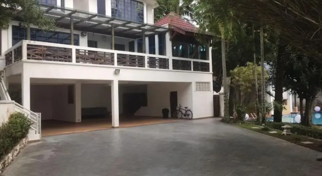 Seremban Grande Villa by uBook, Book Villa Hotels in Negeri Sembilan with a Pool, Swimming Pool