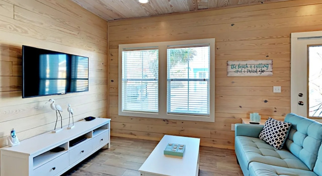 The Lemony Anemone - Three Bedroom Townhome