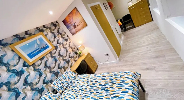Room in Studio - One Studio Bradford City Center