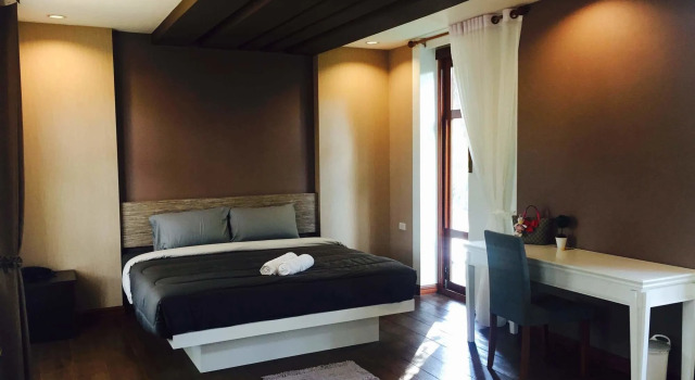 Huaymuang Apartment, Varaa Huoneisto Hotellit North-Eastern Thailand pysäköinnillä, Pysäköinti