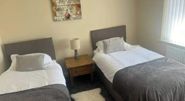 Blyton 2-bed Cottage, Parking, 30m to Lincoln, Varaa Lomakoti Mökit kohteessa Merseyside, Mökki