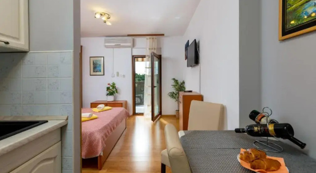 Студия Apartments Kristina