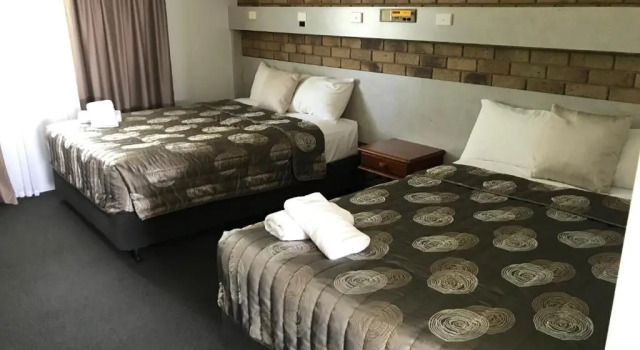 Четырёхместный номер Superior True Blue Motor Inn
