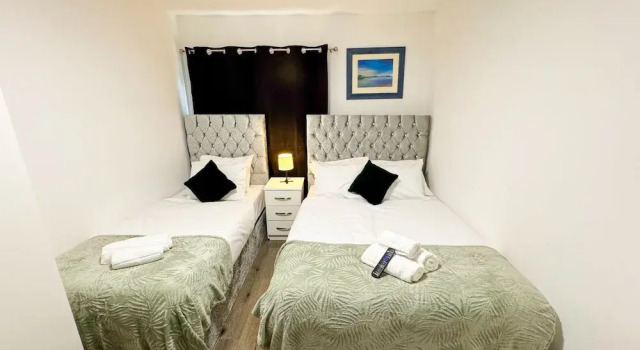 Heathrow Lodge BnB, Забронировать Отель «постель и завтрак» Отели Большого Лондона с завтраком, Завтраки