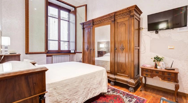 Полулюкс Affreschi Su Roma Luxury B&B