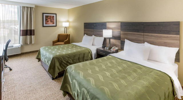 Четырёхместный номер Standard Quality Inn & Suites Plattsburgh