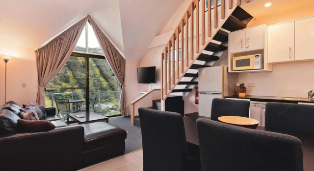Lantern 1 Bedroom Loft with car space and Spectacular View
