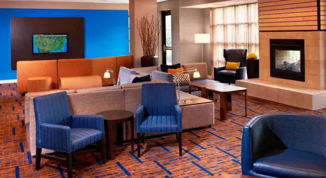 Номер Executive Courtyard by Marriott Cincinnati-Covington