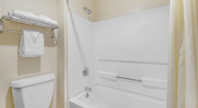 Двухместный номер Standard Econo Lodge Fontana